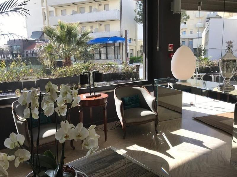Hotel Caraibi Milano Marittima Exterior photo