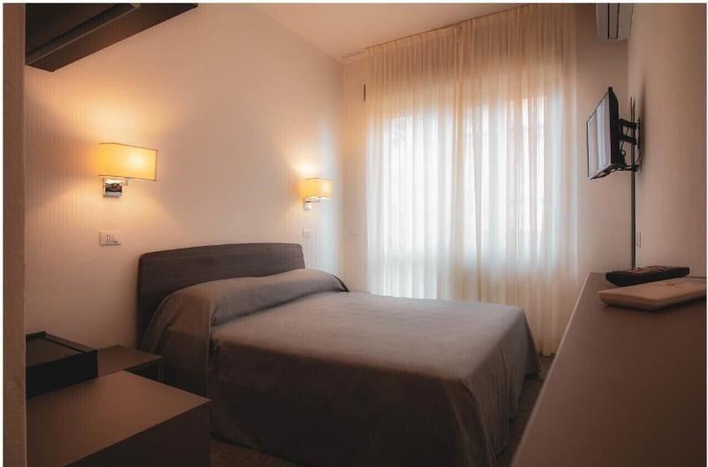 Hotel Caraibi Milano Marittima Exterior photo